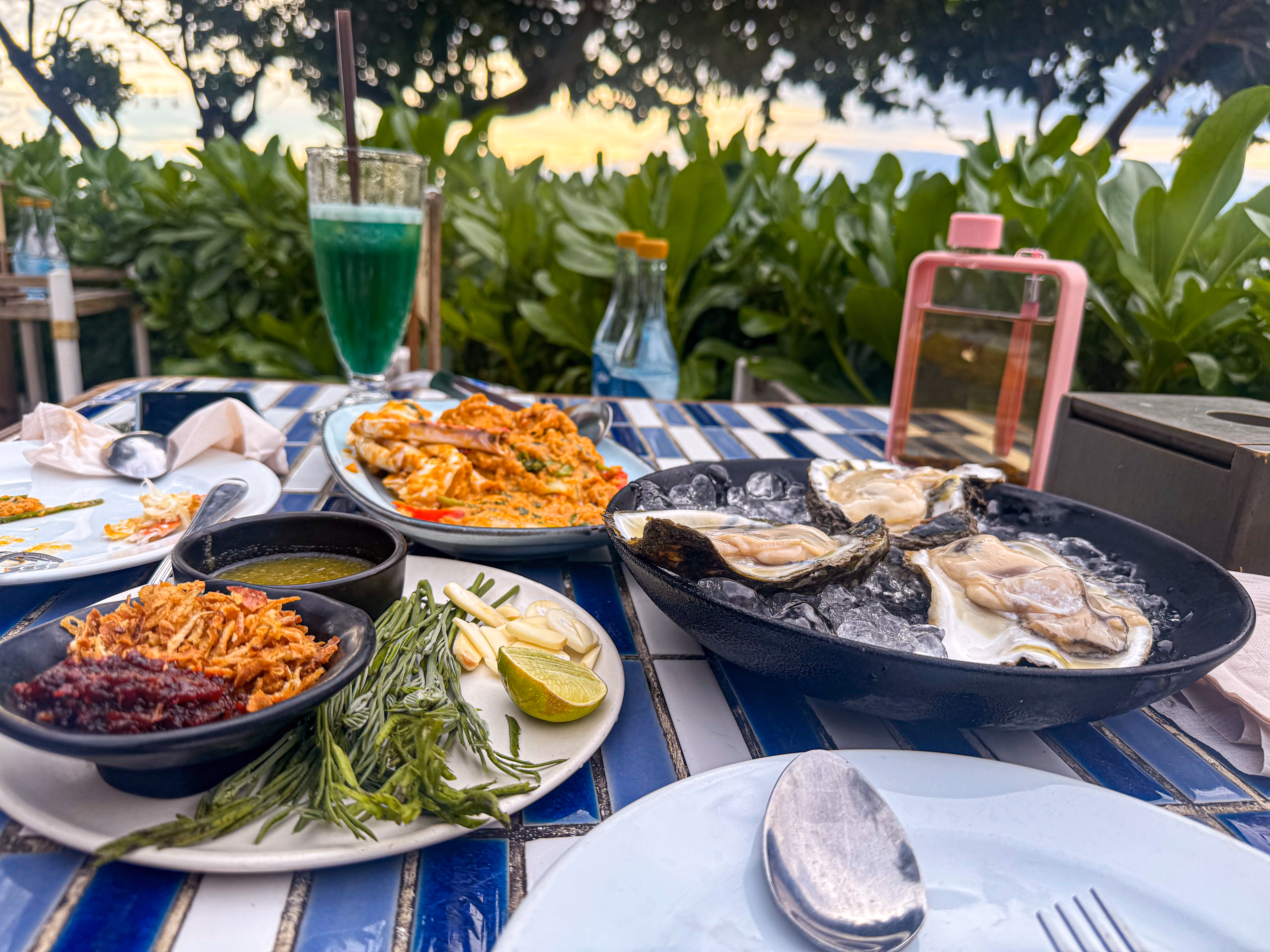 糊糊炒螃蟹&鸡肉串烤面包&生蚝&巨甜百香果冰沙