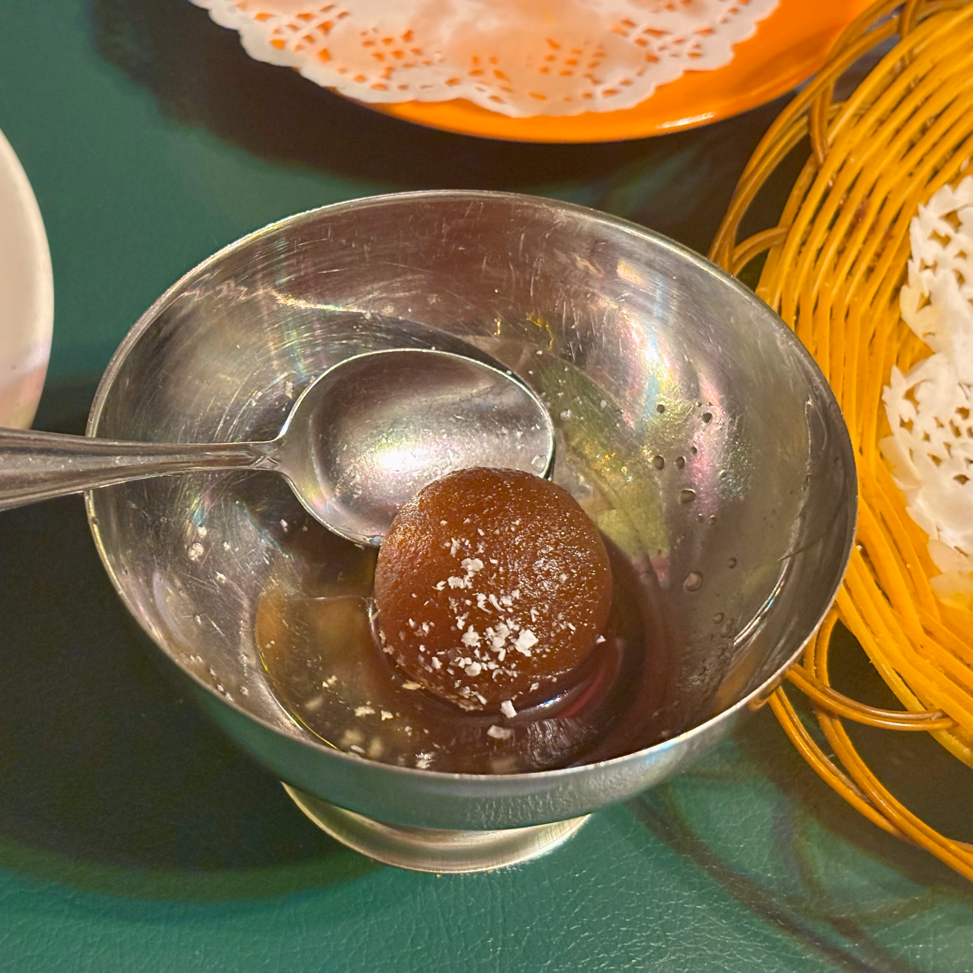 甜点（椰蓉奶豆腐？）