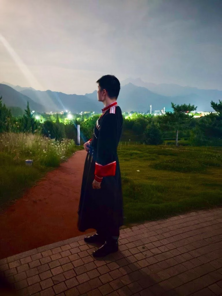 侧面